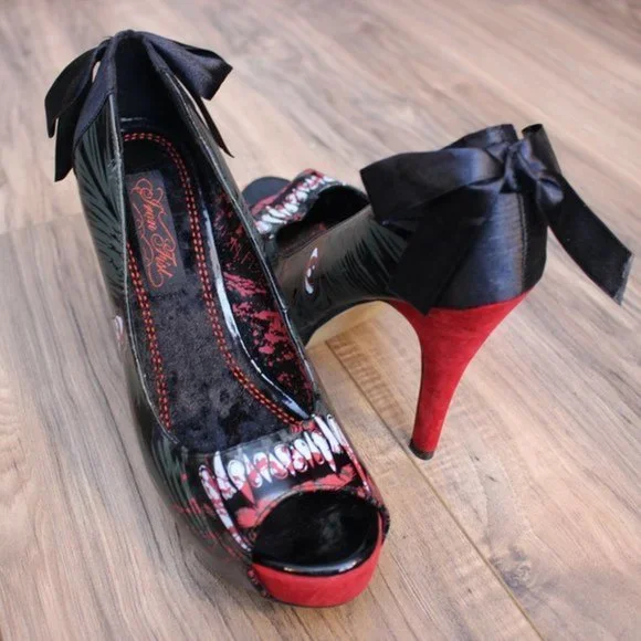 VNTG Iron Fist Wolf Beater Platform Heels - Picture 3 of 11